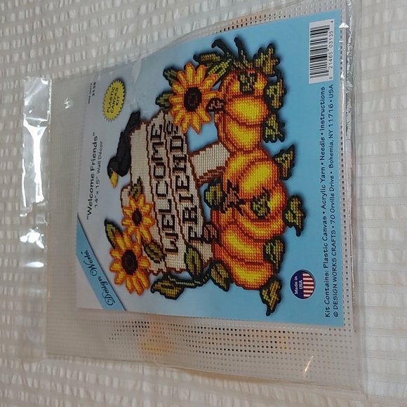 NEW Welcome Friends Wall decor kit - Picture 2 of 7